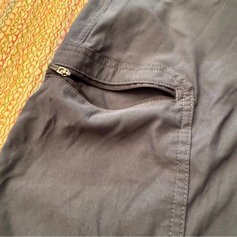Eddie Bauer Men's Rainier Shorts Size 32 Grey